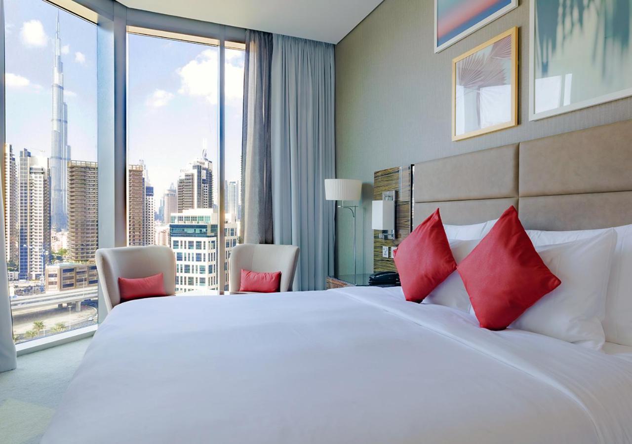 Hyde Hotel 두바이 외부 사진 A bedroom at the Address Downtown Hotel